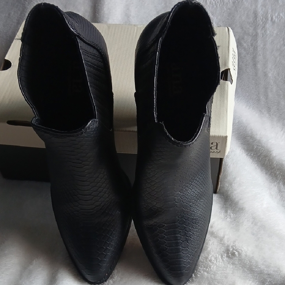 a.n.a Black Snake-Pattern Ankle Booties - Picture 3 of 5